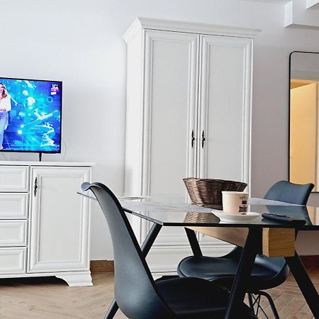 Mamaia Nord Studio La 10 M De Plaja Langa Cluburi Eksteriør bilde