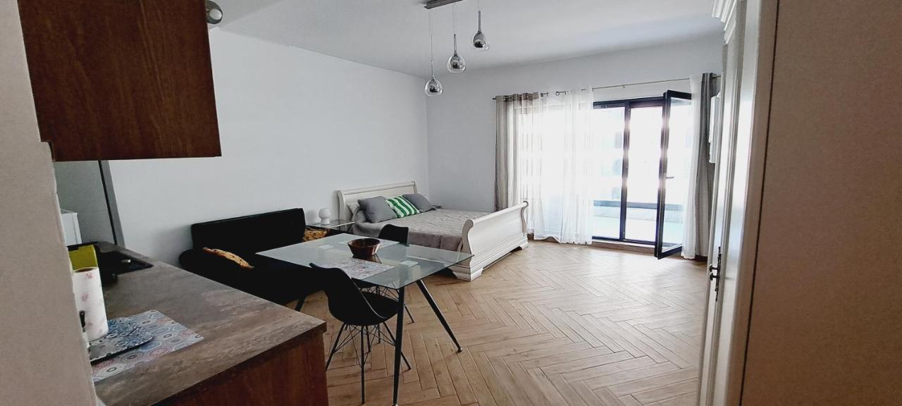 Mamaia Nord Studio La 10 M De Plaja Langa Cluburi Eksteriør bilde